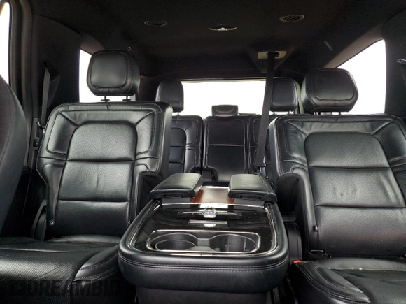 2019 Lincoln Navigator Reserve z VIN 5LMJJ3LT9KEL11983, wystawiony jako Copart lot #42546625 z przebiegiem 69 410 mil mil oraz Szkoda całkowita • Salvage title. Historia ofert i sprzedaży dostępna na DreamBid. Obrazek 10.