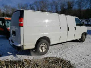 2019 Chevrolet Express Cargo Van with VIN 1GCWGBFP2K1182089, listed as a Copart auction lot 83420944 with 148,415 mi miles and Salvage Title. Bid and sale history available at carsss.com. Image 3.