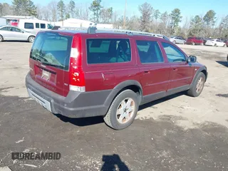 2006 Volvo XC70 with VIN YV4SZ592661225863, listed as a IAAI auction lot 41610978 with 284,602 mi miles. Bid and sale history available at carsss.com. Image 4.