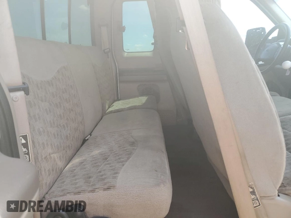 2000 Ford F-250 XL with VIN 1FTNX20F5YEB36415, listed as a Copart auction lot 55061505 with 225,855 mi miles and Salvage title. Bid and sale history available at DreamBid. Image 10.