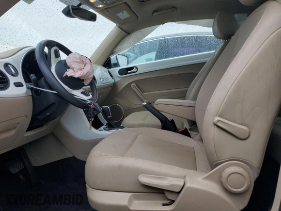 2019 Volkswagen Beetle SE with VIN 3VWJD7AT9KM720369, listed as a Copart auction lot 43407005 with Not provided miles and Salvage title. Bid and sale history available at DreamBid. Image 7.