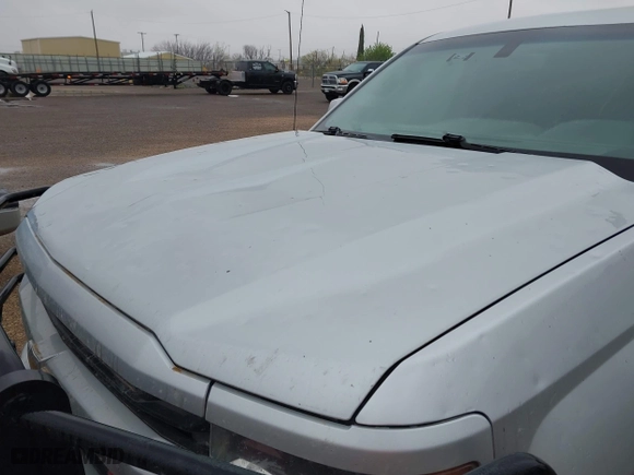 2018 Chevrolet Silverado 1500 LT with VIN 1GCVKREC6JZ379641, listed as a IAAI auction lot 41915555 with 167,472 mi miles. Bid and sale history available at carsss.com. Image 6.