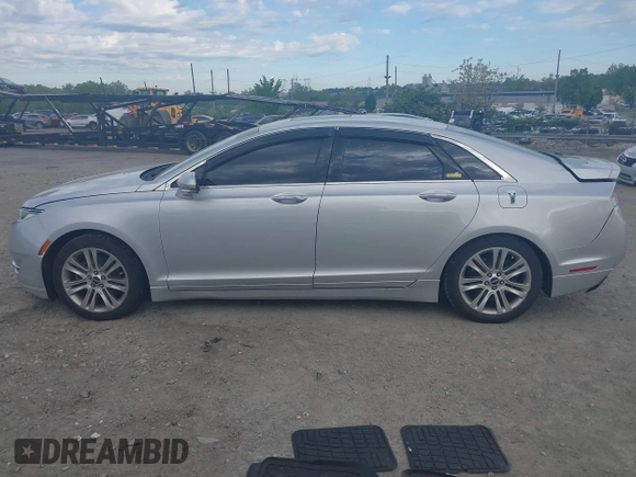 2014 Lincoln MKZ with VIN 3LN6L2GK5ER823529, listed as a IAAI auction lot 42221147 with 151,751 mi miles and . Bid and sale history available at DreamBid. Image 14.