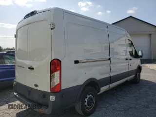 2018 Ford Transit z VIN 1FTYR2CM1JKB39451, wystawiony jako Copart lot #70852124 z przebiegiem 230 942 mil mil oraz Tytuł czysty. Historia ofert i sprzedaży dostępna na DreamBid. Obrazek 3.