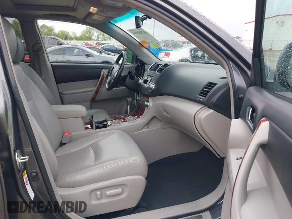 2012 Toyota Highlander Limited with VIN 5TDYK3EH4CS054805, listed as a IAAI auction lot 42082094 with 158,016 mi miles and . Bid and sale history available at DreamBid. Image 5.