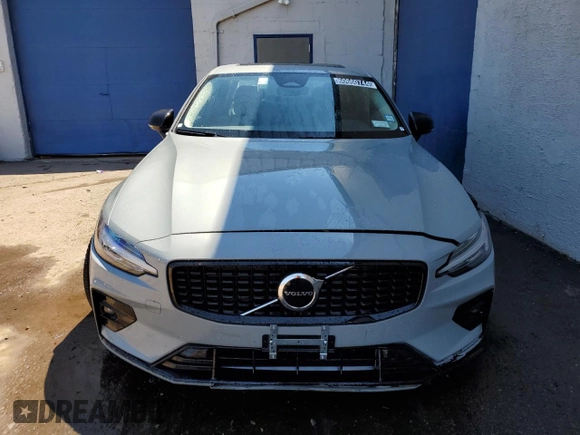2024 Volvo S60 Core Dark Theme with VIN 7JRL12TK2RG321000, listed as a Copart auction lot 60660744 with 2,397 mi miles and Clean Title. Bid and sale history available at carsss.com. Image 5.