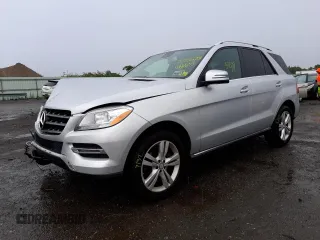 2015 Mercedes-Benz M 350 z VIN 4JGDA5HB4FA486635, wystawiony jako Copart lot #55560192 z przebiegiem 47 099 mil mil oraz . Historia ofert i sprzedaży dostępna na DreamBid. Obrazek 2.