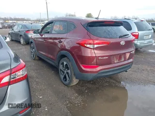 2016 Hyundai Tucson Limited z VIN KM8J3CA26GU231206, wystawiony jako IAAI lot #41476916 z przebiegiem 106 540 mil mil oraz . Historia ofert i sprzedaży dostępna na DreamBid. Obrazek 3.