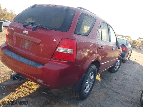 2009 Kia Sorento LX with VIN KNDJC735495868868, listed as a IAAI auction lot 41349993 with 144,935 mi miles. Bid and sale history available at carsss.com. Image 4.