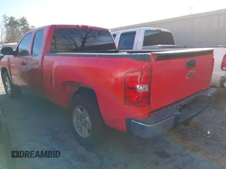 2007 Chevrolet Silverado 1500 LT w/1LT with VIN 2GCEC19C071573513, listed as a IAAI auction lot 41638275 with 110,062 mi miles. Bid and sale history available at carsss.com. Image 3.