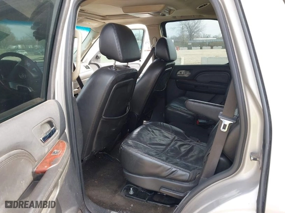 2008 Cadillac Escalade with VIN 1GYFK63838R197367, listed as a IAAI auction lot 42018687 with 168,602 mi miles. Bid and sale history available at carsss.com. Image 8.