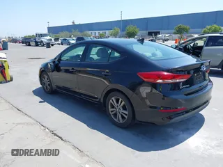 2017 Hyundai Elantra Limited z VIN 5NPD84LF8HH177251, wystawiony jako IAAI lot #42444208 z przebiegiem 145 632 mil mil oraz . Historia ofert i sprzedaży dostępna na DreamBid. Obrazek 3.