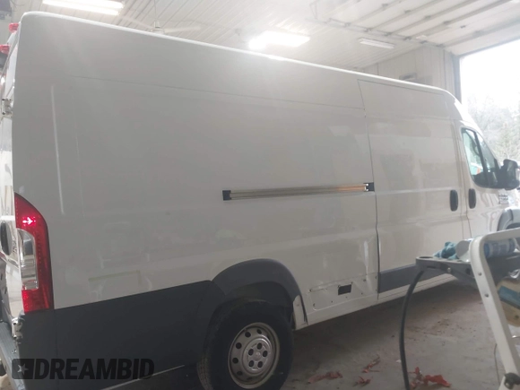 2018 Ram ProMaster Cargo with VIN 3C6URVJG7JE137890, listed as a IAAI auction lot 41781696 with 86,060 mi miles. Bid and sale history available at carsss.com. Image 13.