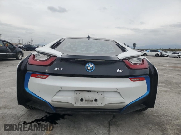 2016 BMW i8 z VIN WBY2Z2C56GV675882, wystawiony jako Copart lot #39606014 z przebiegiem 40 680 mil mil oraz . Historia ofert i sprzedaży dostępna na DreamBid. Obrazek 6.