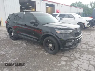 2023 Ford Police Interceptor Utility z VIN 1FM5K8AB0PGB12986, wystawiony jako IAAI lot #42273698 z przebiegiem 17 459 mil mil oraz . Historia ofert i sprzedaży dostępna na DreamBid. Obrazek 1.