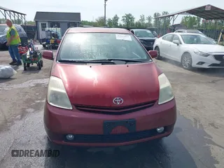 2005 Toyota Prius with VIN JTDKB20U957010252, listed as a IAAI auction lot 42119577 with 117,717 mi miles. Bid and sale history available at carsss.com. Image 12.