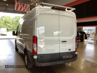 2019 Ford Transit z VIN 1FTYR2CM1KKA32062, wystawiony jako IAAI lot #42596475 z przebiegiem 151 369 mil mil oraz . Historia ofert i sprzedaży dostępna na DreamBid. Obrazek 24.