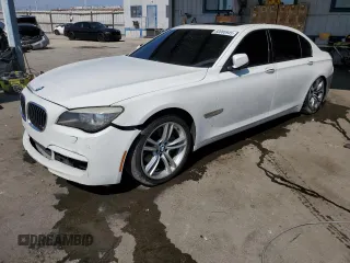 2012 BMW 7 Series 740Li z VIN WBAKB4C51CC575564, wystawiony jako Copart lot #60080945 z przebiegiem 148 202 mil mil oraz Czysty tytuł • Clean title. Historia ofert i sprzedaży dostępna na DreamBid. Obrazek 1.