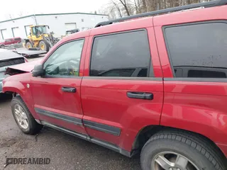 2006 Jeep Grand Cherokee Laredo with VIN 1J4HR48N66C251039, listed as a IAAI auction lot 40858197 with 178,094 mi miles. Bid and sale history available at carsss.com. Image 14.
