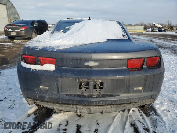 2010 Chevrolet Camaro LS z VIN 2G1FA1EV1A9176332, wystawiony jako Copart lot #44736105 z przebiegiem 155 163 mil mil oraz Szkoda całkowita • Salvage title. Historia ofert i sprzedaży dostępna na DreamBid. Obrazek 6.