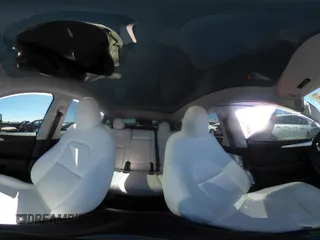 2024 Tesla Model Y Long Range z VIN 7SAYGDEE0RF128802, wystawiony jako IAAI lot #42128685 z przebiegiem 15 713 mil mil oraz . Historia ofert i sprzedaży dostępna na DreamBid. Obrazek 19.