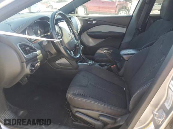 2015 Dodge Dart SXT with VIN 1C3CDFBBXFD241802, listed as a Copart auction lot 42680495 with 140,126 mi miles and Clean title. Bid and sale history available at DreamBid. Image 7.