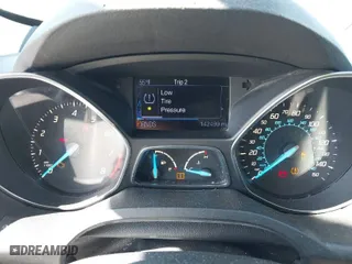 2013 Ford Escape SE with VIN 1FMCU9G92DUB27532, listed as a IAAI auction lot 41642561 with 142,499 mi miles. Bid and sale history available at carsss.com. Image 7.