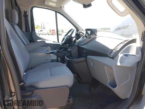 2017 Ford Transit Cargo с VIN 1FTBW2YG1HKB26484, выставлен на аукционе IAAI как лот 42221475 с пробегом 297 961 миль миль и . История ставок и продаж доступна на DreamBid. Изображение 5.
