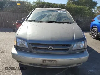 1998 Toyota Sienna LE with VIN 4T3ZF13C5WU085729, listed as a Copart auction lot 77256524 with 161,508 mi miles and Salvage Title. Bid and sale history available at carsss.com. Image 5.