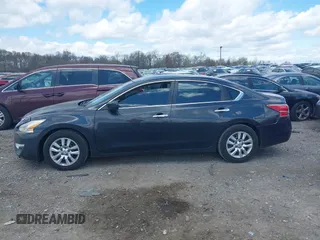 2013 Nissan Altima 2.5 S with VIN 1N4AL3AP4DC913024, listed as a IAAI auction lot 42045465 with 172,990 mi miles and . Bid and sale history available at carsss.com. Image 14.