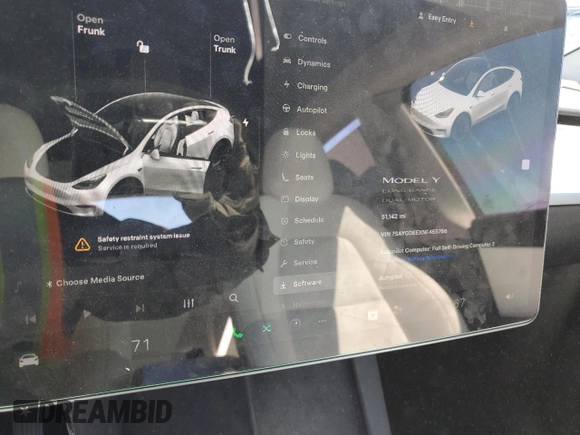 2022 Tesla Model Y Long Range z VIN 7SAYGDEEXNF455766, wystawiony jako Copart lot #49641685 z przebiegiem 51 142 mil mil oraz Szkoda całkowita • Salvage title. Historia ofert i sprzedaży dostępna na DreamBid. Obrazek 9.