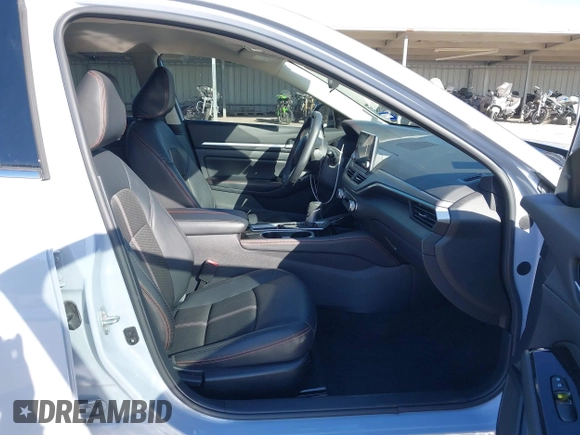 2024 Nissan Altima SR z VIN 1N4BL4CV7RN404207, wystawiony jako IAAI lot #41773141 z przebiegiem 18 463 mil mil oraz . Historia ofert i sprzedaży dostępna na DreamBid. Obrazek 5.