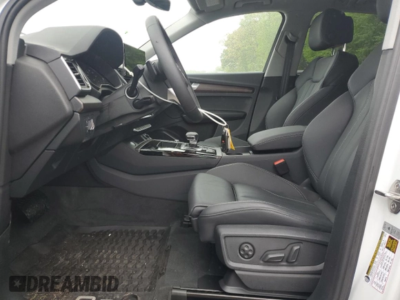 2024 Audi Q5 S line Premium z VIN WA1GAAFY1R2142917, wystawiony jako Copart lot #55572275 z przebiegiem 2 450 mil mil oraz Szkoda całkowita • Salvage title. Historia ofert i sprzedaży dostępna na DreamBid. Obrazek 7.