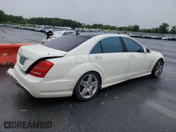 2012 Mercedes-Benz S 550 with VIN WDDNG9EB6CA454404, listed as a Copart auction lot 58082345 with 107,699 mi miles and Salvage title. Bid and sale history available at DreamBid. Image 3.