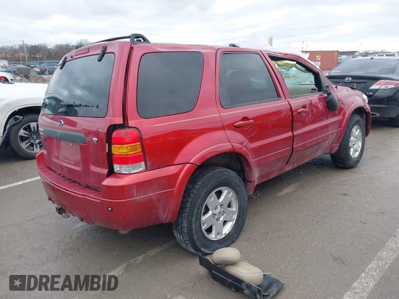 2007 Ford Escape Limited with VIN 1FMCU94147KA24935, listed as a IAAI auction lot 41374921 with 111,512 mi miles. Bid and sale history available at carsss.com. Image 4.