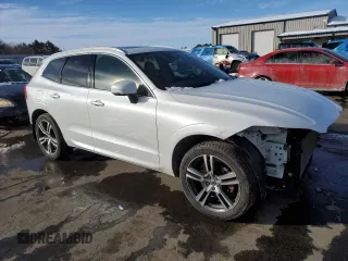 2018 Volvo XC60 Momentum z VIN LYVA22RK4JB113565, wystawiony jako Copart lot #45884295 z przebiegiem 69 389 mil mil oraz Szkoda całkowita • Salvage title. Historia ofert i sprzedaży dostępna na DreamBid. Obrazek 4.