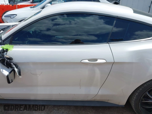 2017 Ford Mustang V6 с VIN 1FA6P8AM8H5235207, выставлен на аукционе IAAI как лот 42388120 с пробегом 105 450 миль миль и . История ставок и продаж доступна на DreamBid. Изображение 14.