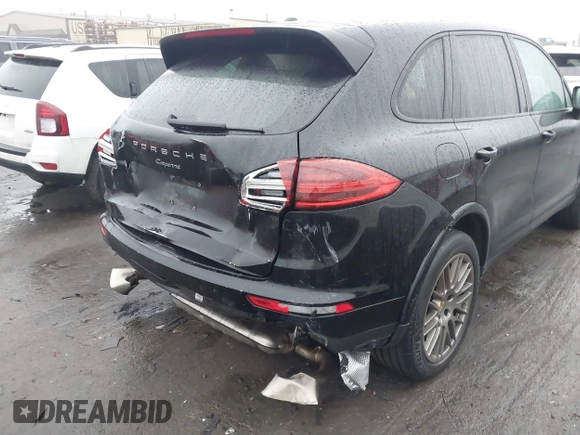 2018 Porsche Cayenne z VIN WP1AA2A26JKA04958, wystawiony jako IAAI lot #41477256 z przebiegiem 82 395 mil mil oraz . Historia ofert i sprzedaży dostępna na DreamBid. Obrazek 4.