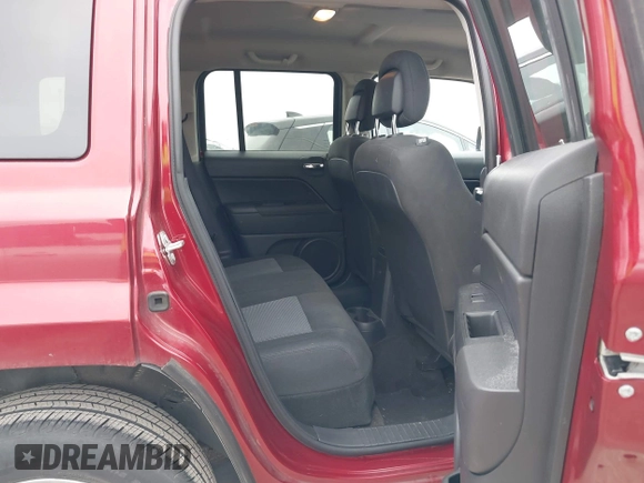 2017 Jeep Patriot Sport z VIN 1C4NJPBB0HD201718, wystawiony jako IAAI lot #41614102 z przebiegiem 88 194 mil mil oraz . Historia ofert i sprzedaży dostępna na DreamBid. Obrazek 8.