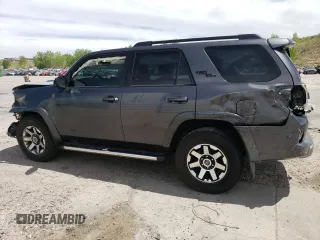 2019 Toyota 4Runner SR5 с VIN JTEBU5JRXK5618760, выставлен на аукционе Copart как лот 56077165 с пробегом 97 399 миль миль и Списание • Salvage title. История ставок и продаж доступна на DreamBid. Изображение 2.