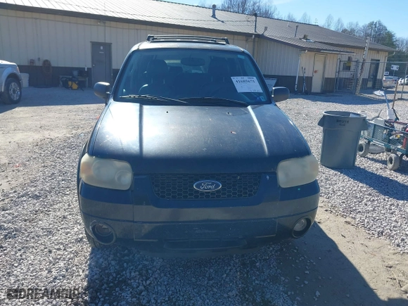 2005 Ford Escape Limited with VIN 1FMCU04155KE23314, listed as a IAAI auction lot 41685671 with 265,731 mi miles. Bid and sale history available at carsss.com. Image 12.