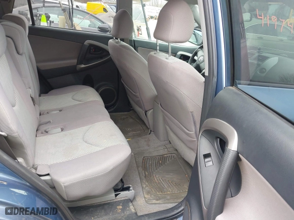 2007 Toyota RAV4 with VIN JTMZD33V875037556, listed as a IAAI auction lot 41974365 with 164,926 mi miles. Bid and sale history available at carsss.com. Image 8.