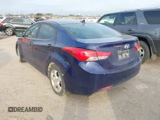 2013 Hyundai Elantra GLS z VIN 5NPDH4AE8DH310207, wystawiony jako IAAI lot #41170804 z przebiegiem 138 638 mil mil oraz . Historia ofert i sprzedaży dostępna na DreamBid. Obrazek 3.