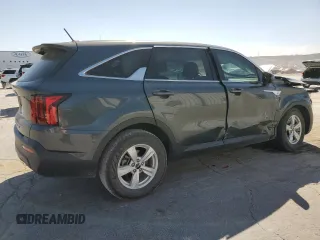2022 Kia Sorento LX z VIN 5XYRG4LC9NG086684, wystawiony jako Copart lot #48925425 z przebiegiem 51 376 mil mil oraz Szkoda całkowita • Salvage title. Historia ofert i sprzedaży dostępna na DreamBid. Obrazek 3.