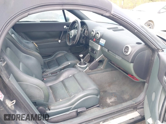 2001 Audi TT z VIN TRUTX28N311033578, wystawiony jako IAAI lot #41965945 z przebiegiem 168 867 mil mil oraz . Historia ofert i sprzedaży dostępna na DreamBid. Obrazek 5.
