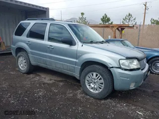 2005 Mercury Mariner Luxury with VIN 4M2CU57145DJ22822, listed as a IAAI auction lot 41932692 with 167,263 mi miles. Bid and sale history available at carsss.com. Image 1.
