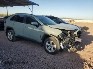 2021 Toyota RAV4 XLE with VIN 2T3W1RFV1MW165118, listed as a Copart auction lot 47613725 with 71,270 mi miles and Salvage Title. Bid and sale history available at carsss.com. Image 4.
