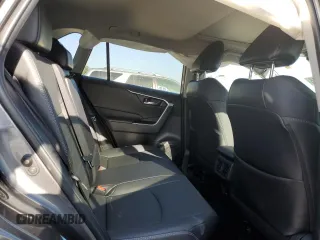 2022 Toyota RAV4 Hybrid XLE Premium with VIN 4T3B6RFV5NU084690, listed as a Copart auction lot 61301965 with 38,925 mi miles and Salvage title. Bid and sale history available at DreamBid. Image 11.