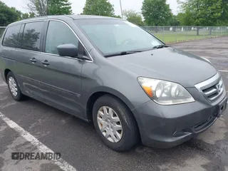 2007 Honda Odyssey LX z VIN 5FNRL38227B118455, wystawiony jako IAAI lot #42453887 z przebiegiem 121 166 mil mil oraz . Historia ofert i sprzedaży dostępna na DreamBid. Obrazek 1.