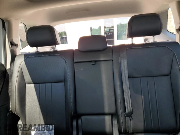 2024 Volkswagen Tiguan SE z VIN 3VVMB7AXXRM073047, wystawiony jako Copart lot #58958515 z przebiegiem 23 180 mil mil oraz Szkoda całkowita • Salvage title. Historia ofert i sprzedaży dostępna na DreamBid. Obrazek 10.